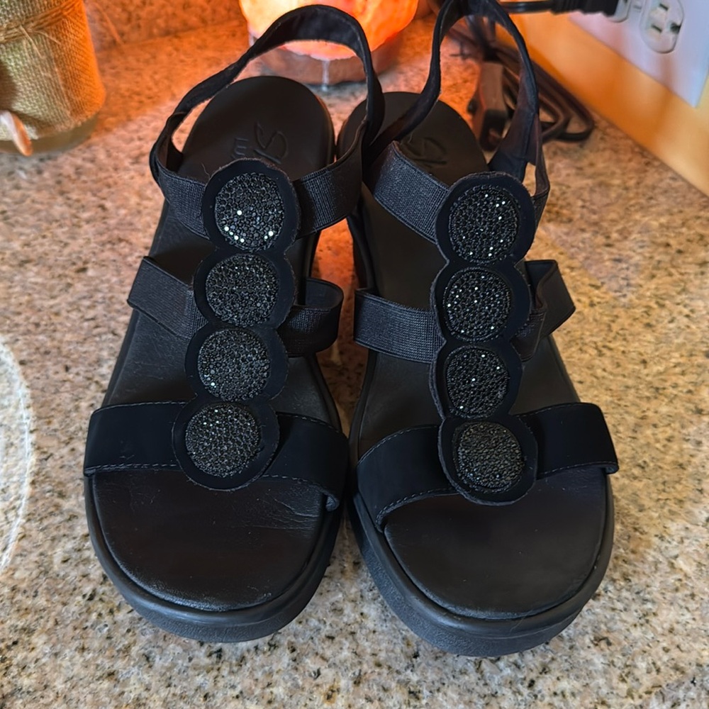 Skechers luxe foam wedge sandals, black size 10 good used condition.